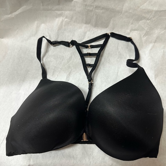 Victoria's Secret Black Strappy Back Bra - Picture 1 of 7